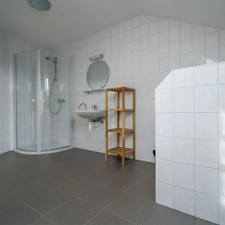 Haus-1-am-waldeck-16b Appartement Dargun